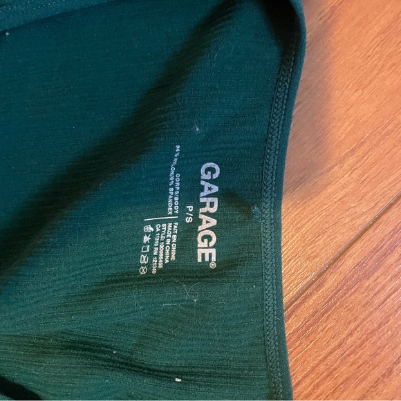 Bundle of garage tops - Picture 8 of 8